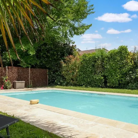 Дом отдыха Charming In With Private Pool Prayssac