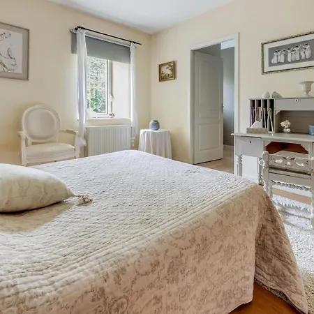 Charming In With Private Pool Holiday home